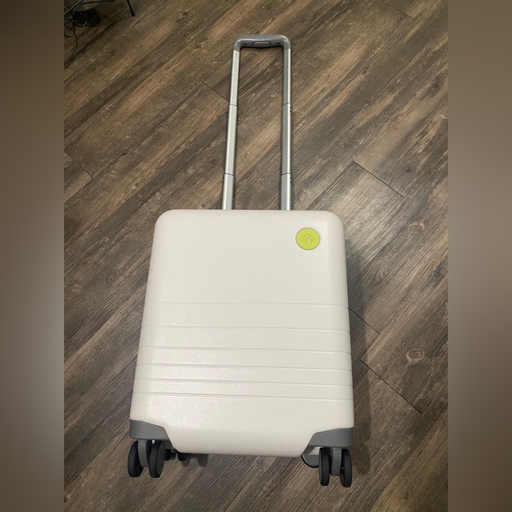 Drunk Elephant Monos Mini Luggage - Picture 9 of 9